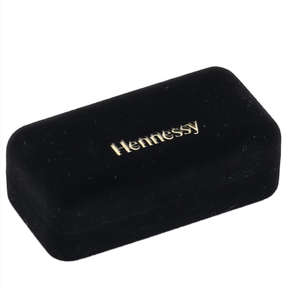 ✨NEW✨ Hennessy branded cufflinks in a velvet box - Picture 3 of 4